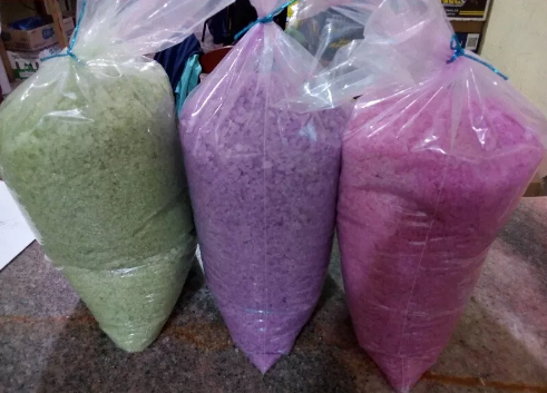 12) Sales de baño a granel (aroma y color a elección)